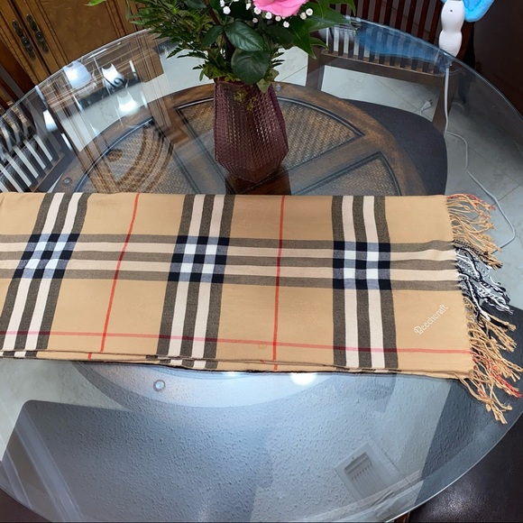 Authentic BURBERRY Scarf - Picture 1 of 8